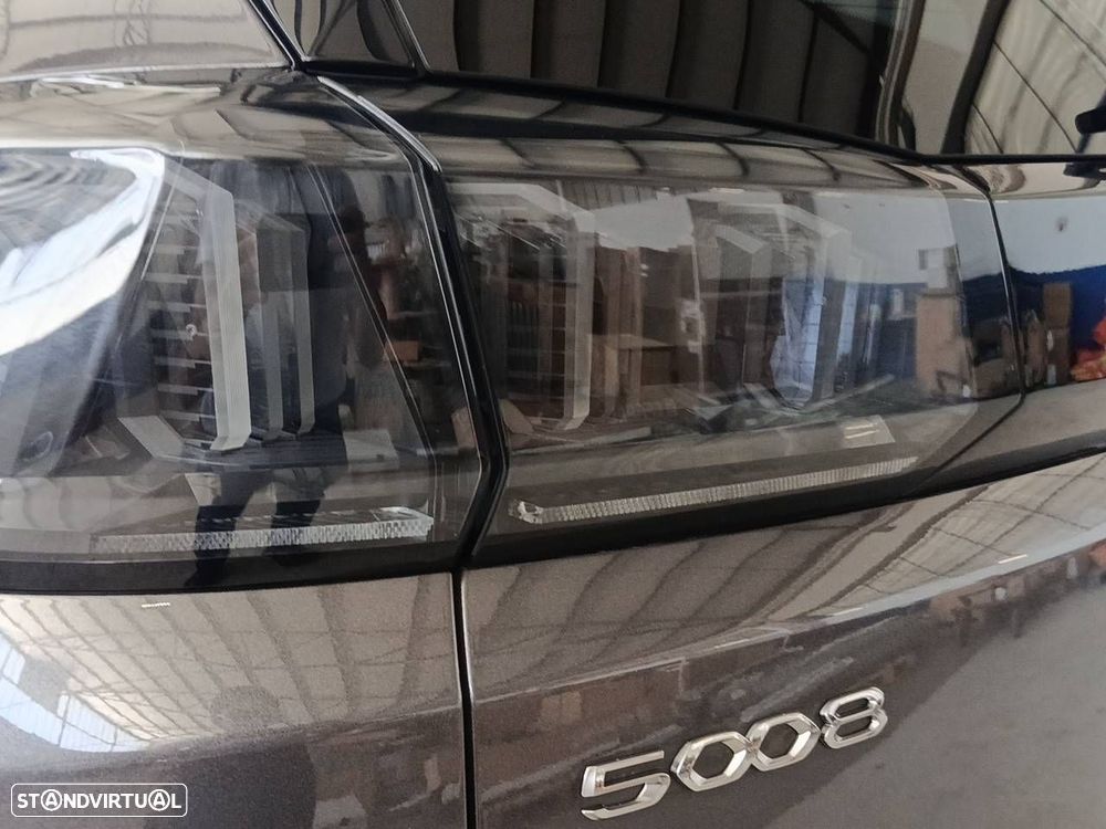 Peugeot 5008 1.5 BlueHDi Allure Pack EAT8 - 26