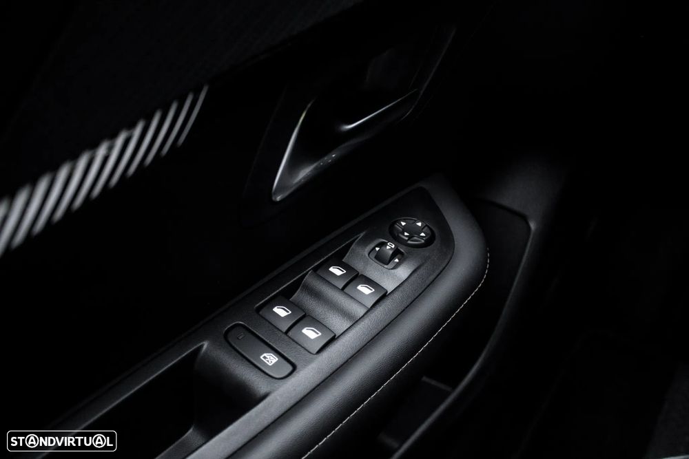 Peugeot 208 1.2 PureTech Allure - 21