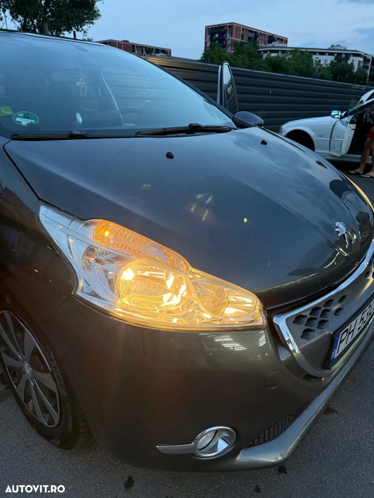 Peugeot 208 - 19