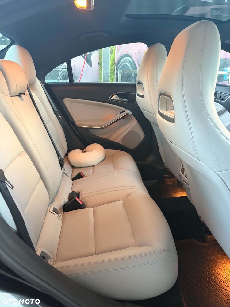 Mercedes-Benz CLA 250 7G-DCT - 13
