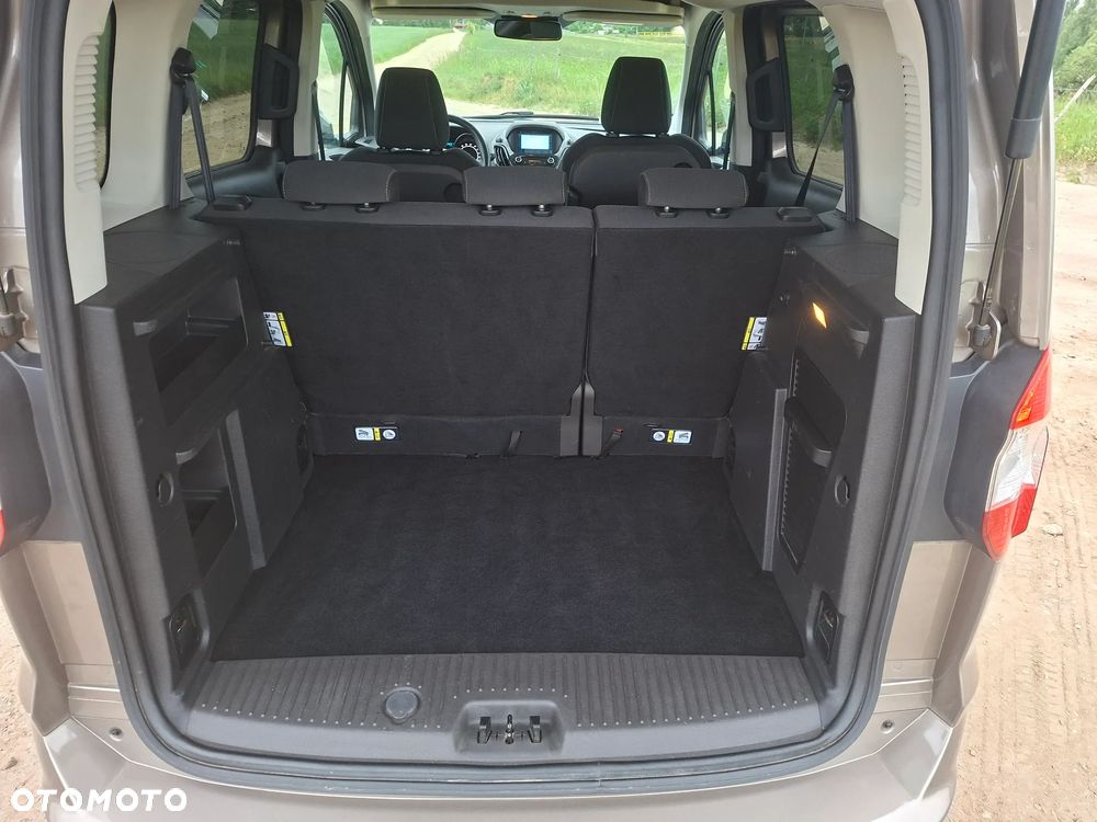 Ford Tourneo Courier 1.0 EcoBoost Titanium - 11