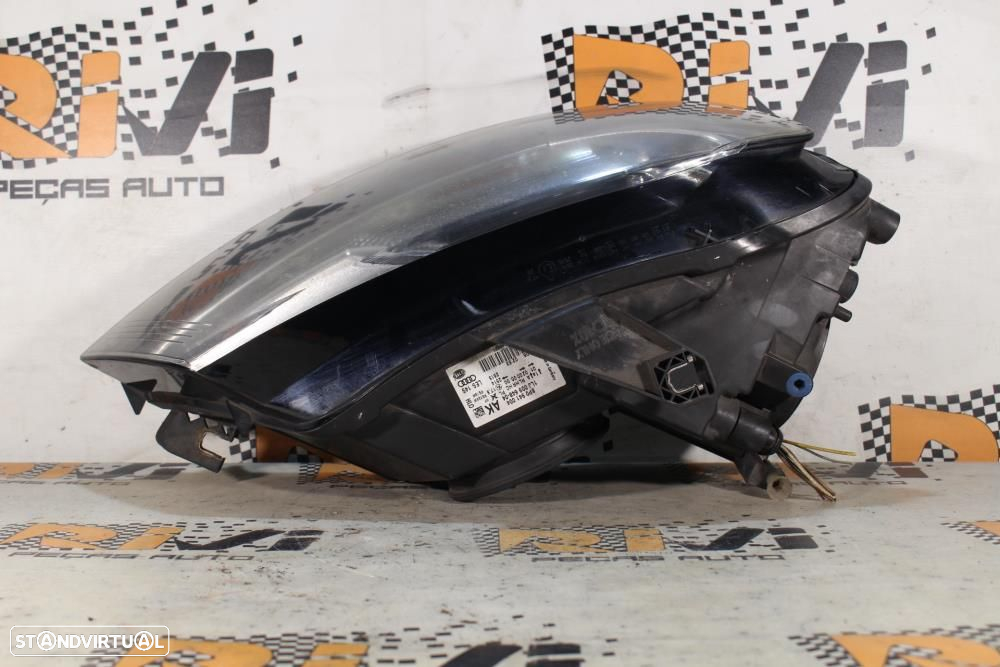 Ótica / Farol Direito Audi A3 (8P1)  8P0941004ak / 1Lj009648 04 / 1Lj0 - 6