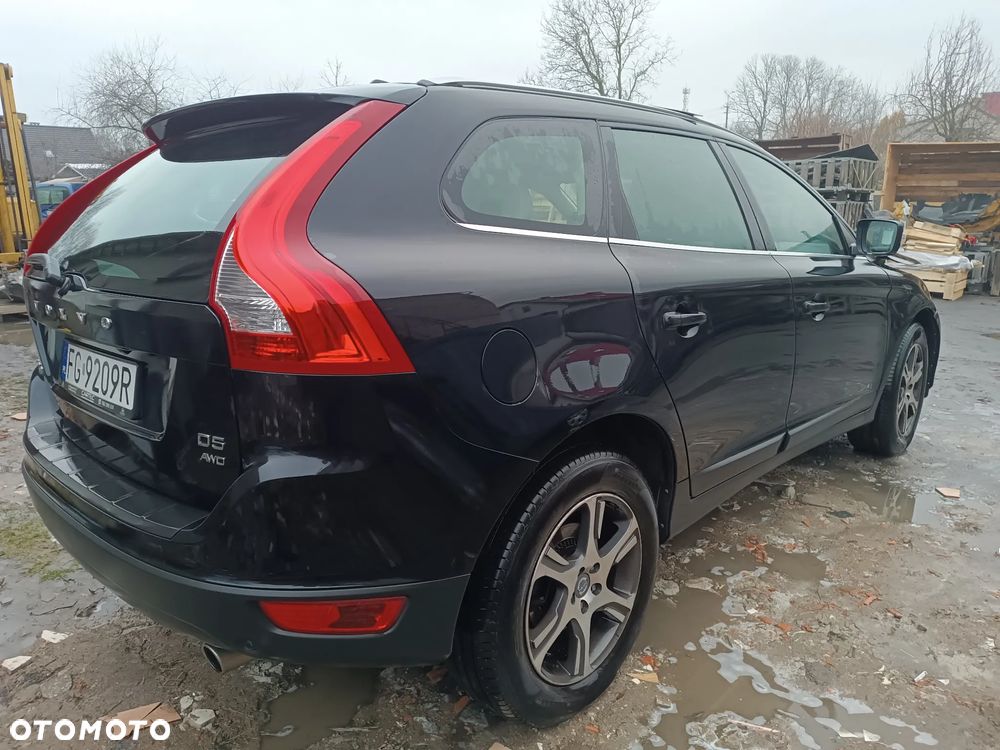 AUTO NA CZĘŚCI -VOLVO XC60 NA CZĘŚCI ĆWIARTKA BŁOTNIK POSZYCIE KLAPA ZDERZAK LAKIER 452-46 Dostawa GWARANCJA !!! Ćwiartka Drzwi Podłużnica Wanna Cały na części !!! Alufelgi Koła Przód Tył Zestaw Komplet Drzwi Klapa Zderzak Błotnik Maska Grill Atrapa Szyba Pas Lampa Lusterko Boczki Fotel Kanapa Kokpit Deska Rozdzielcza Przełącznik Włącznik Sterownik Przewody Wiązka Instalacja Moduł Komputer Czujnik Listwa Pompa Alternator Wtryski Głowica Rozrusznik Kompresor Sprzęgło Dwumas Silnik Skrzynia ABS Klimatyzacji Paliwa Wspomagania Kolektor Turbina Przepustnica Zawór Chłodnica Koło Hak Belka Sanki Zawieszenie Mcpherson Półoś Amortyzator Wydech Tłumik Zacisk Most - 27