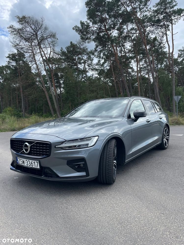 Volvo V60 B4 B R-Design - 1