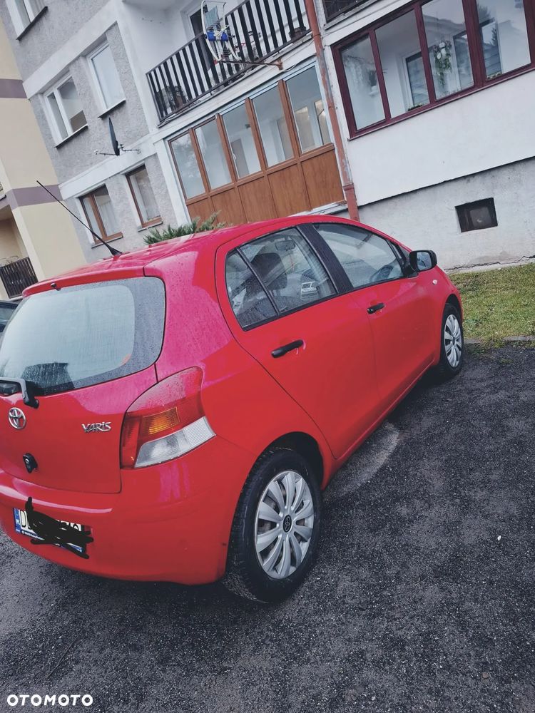 Toyota Yaris - 4