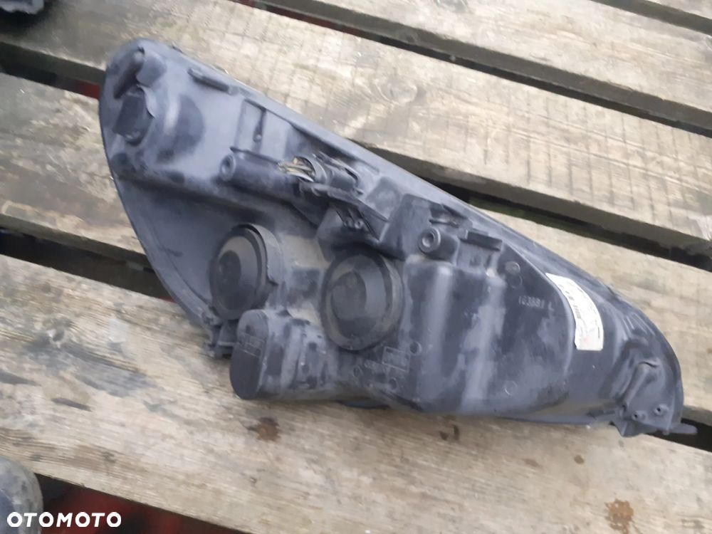 .  PRZOD PRZEDNIA LAMPA LEWA FORD S-MAX MK1 - 3