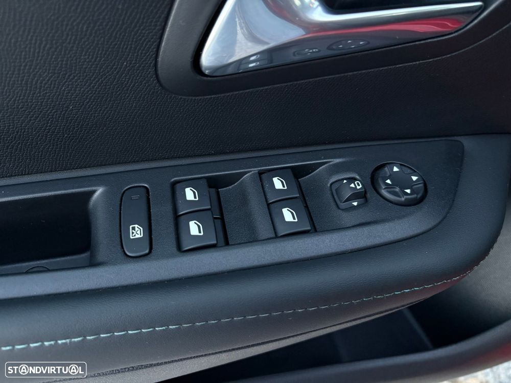 Peugeot e-208 50 kWh Allure Pack - 14