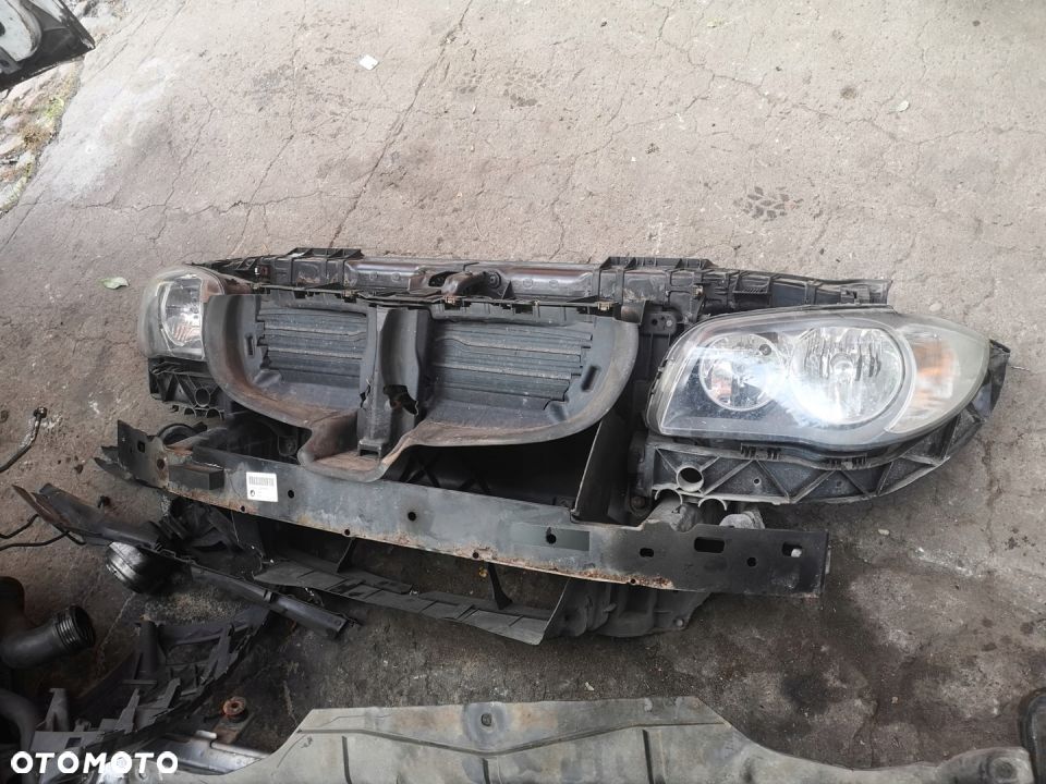 Pas przedni chłodnice Bmw E87 2.0 d n47 - 1