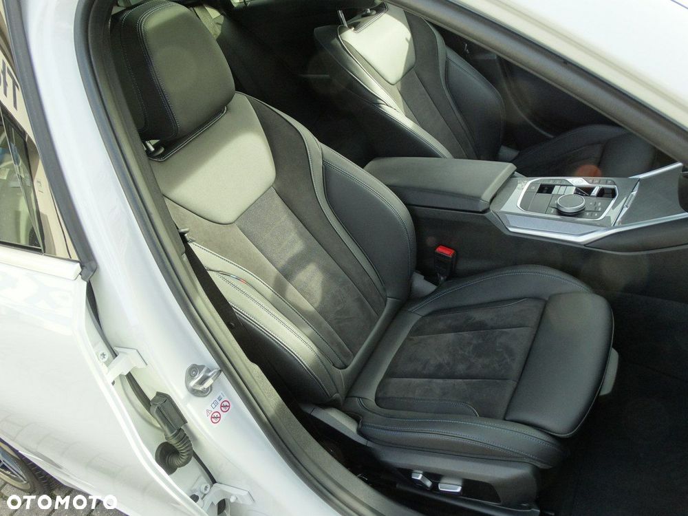 BMW Seria 3 330e - 14