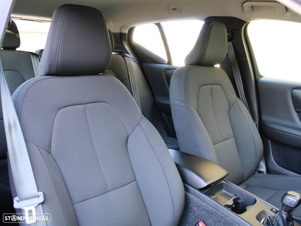 Volvo XC 40 1.5 T2 Momentum Plus - 60