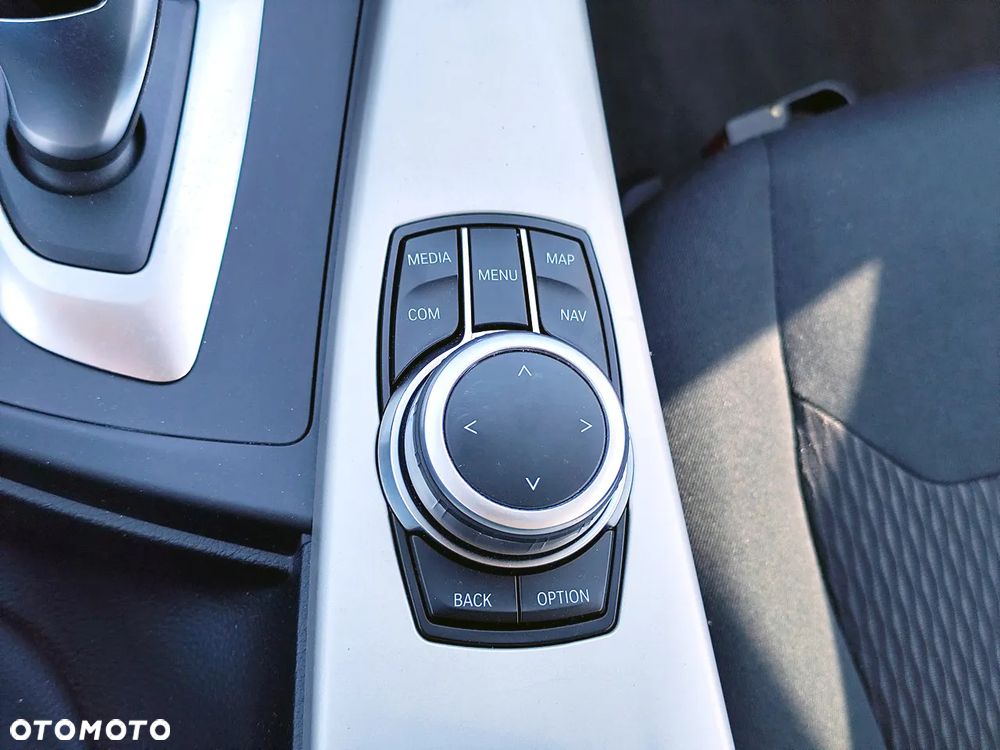BMW Seria 3 318i GPF Advantage - 21