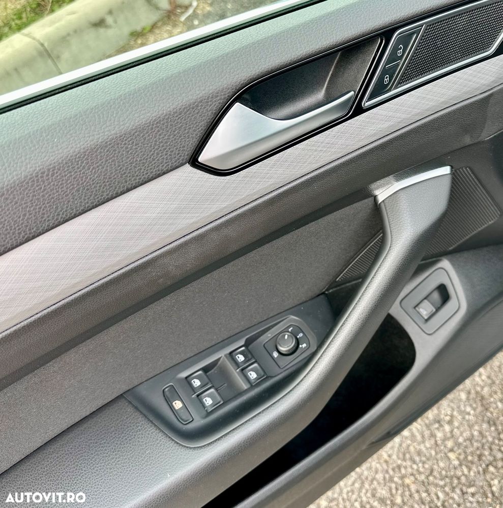 Volkswagen Passat Variant 2.0 TDI DSG Highline - 20