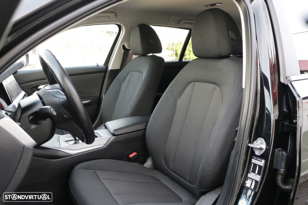 BMW 318 d Auto - 23