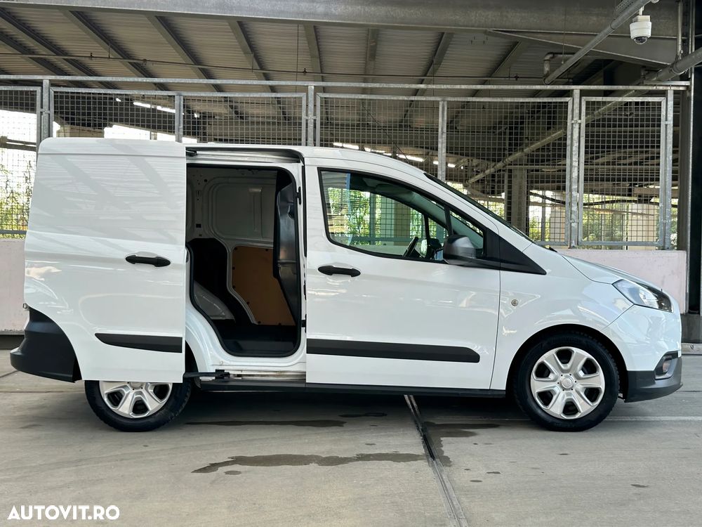Ford Courier Van - 9