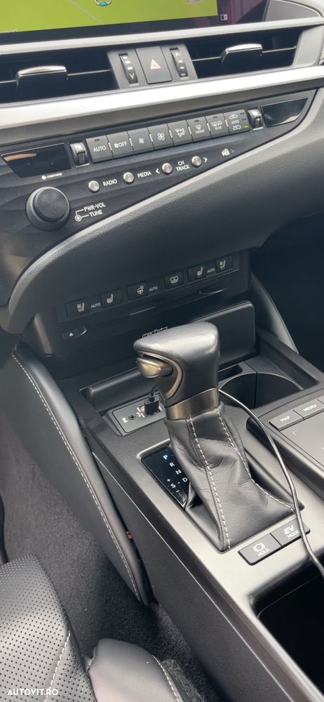 Lexus Seria ES 300h Luxury - 15