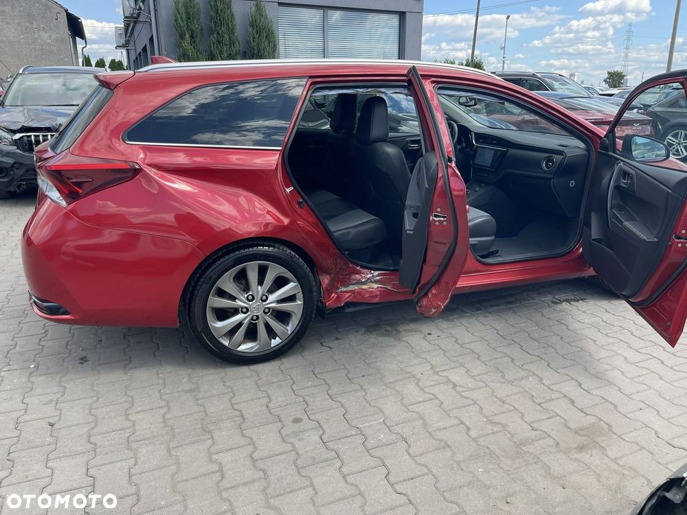 Toyota Auris Hybrid 135 Prestige - 6