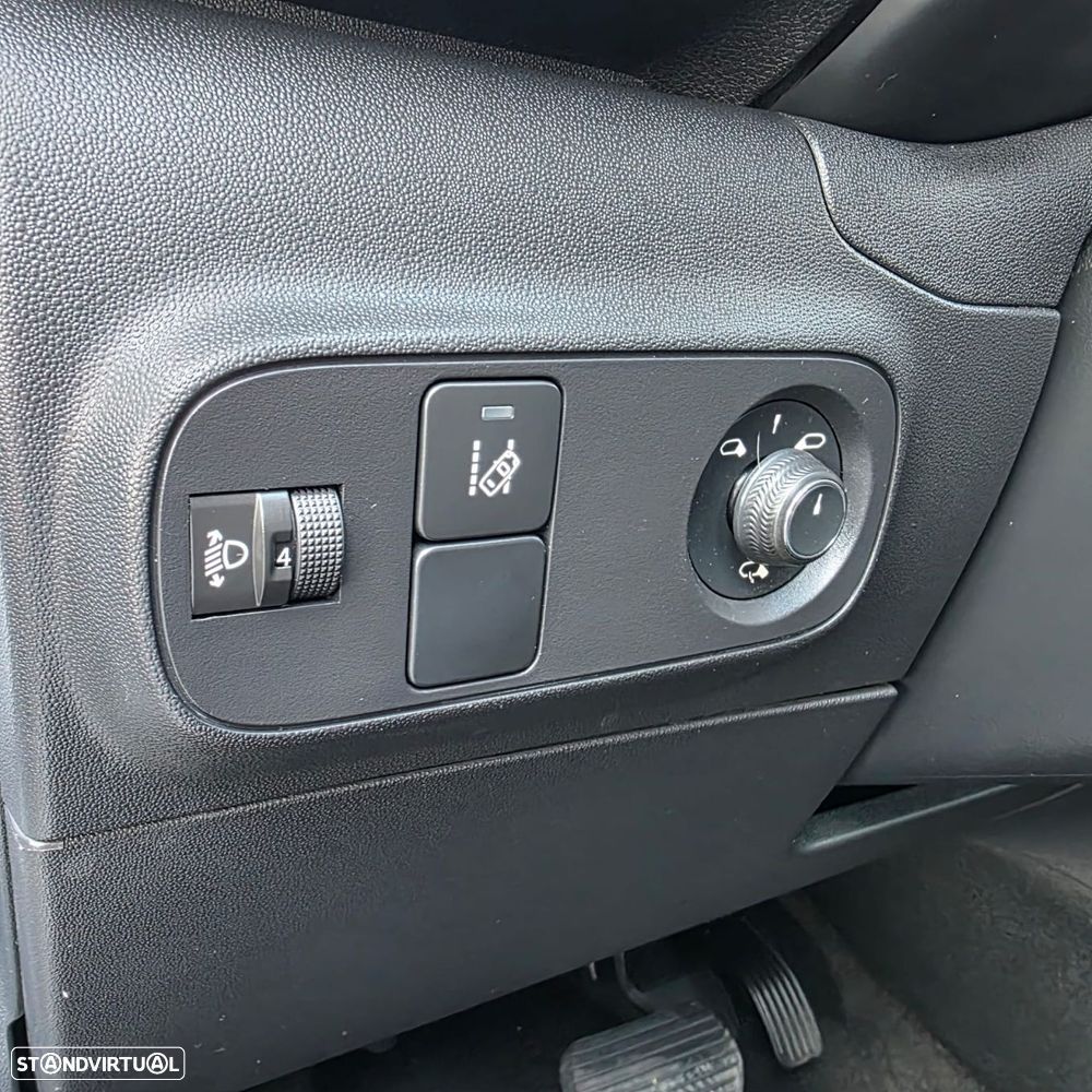 Citroën C3 1.2 PureTech Feel EAT6 - 18