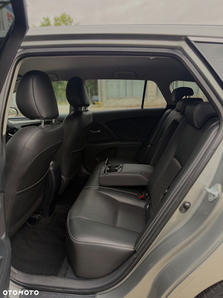 Toyota Avensis 1.8 Premium - 27