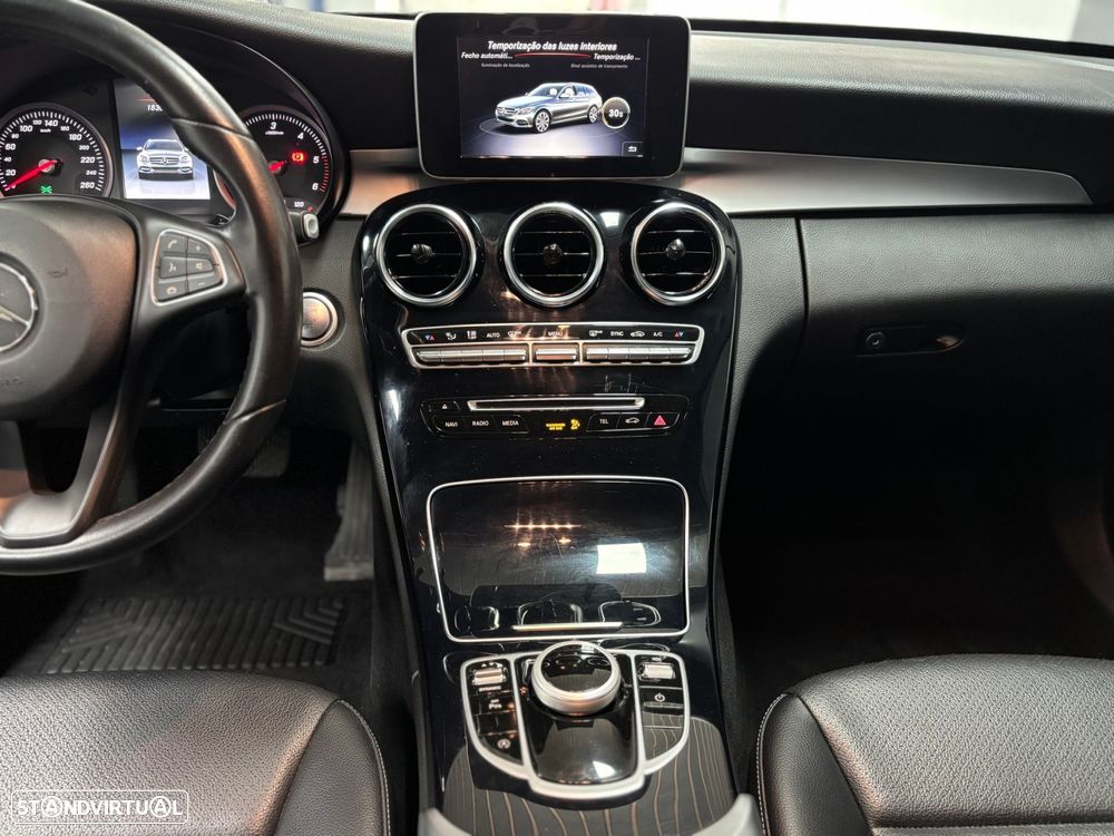 Mercedes-Benz C 200 - 11