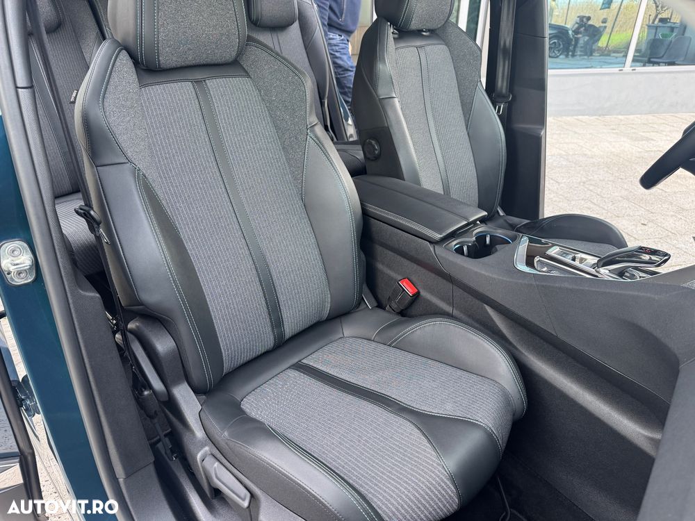 Peugeot 5008 1.2L 136 e-DCS6 MHEV Allure Pack - 18