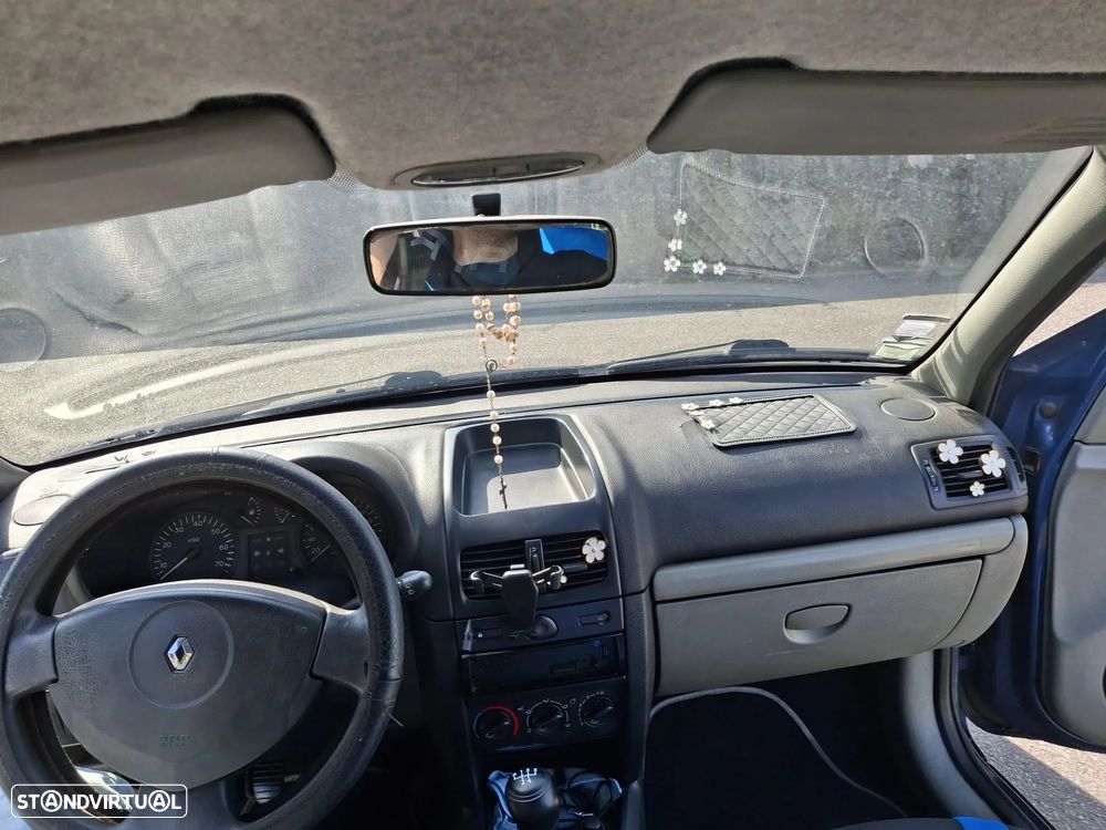 Renault Clio - 7
