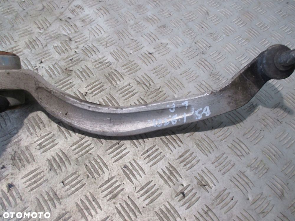 WAHACZ DOLNY LEWY PRZÓD BANAN AUDI A4 B5 PASSAT - 2