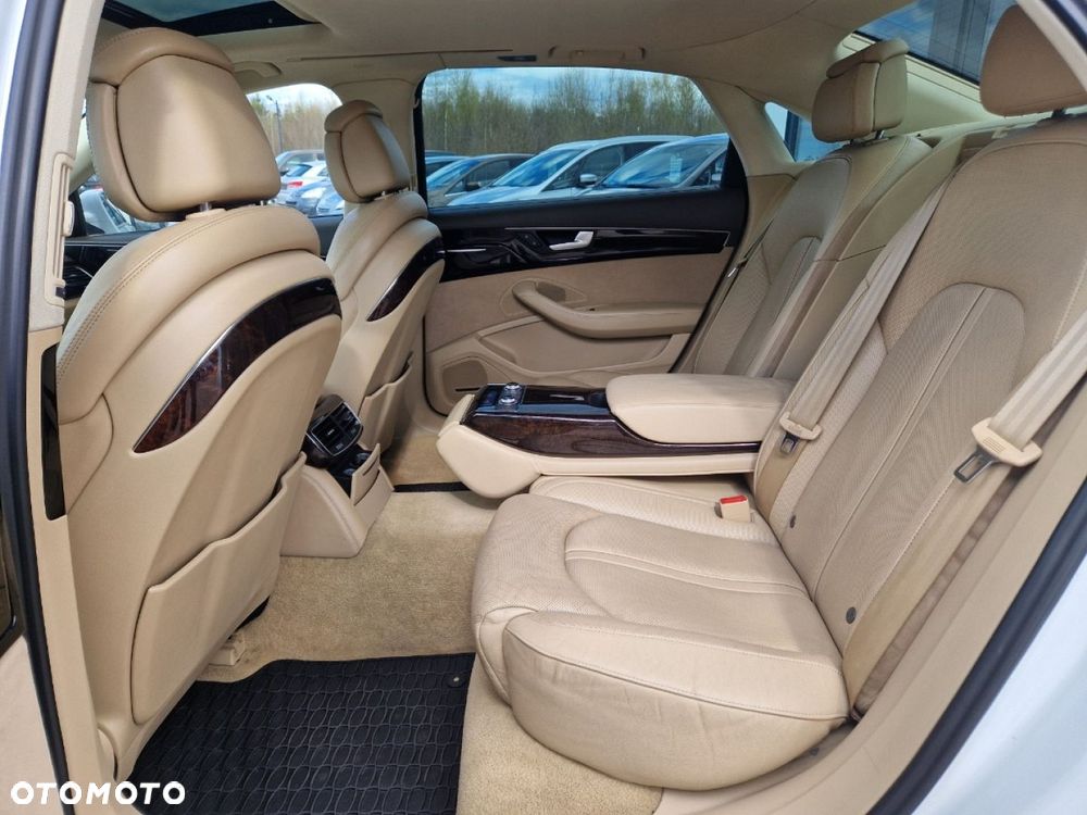 Audi A8 - 8