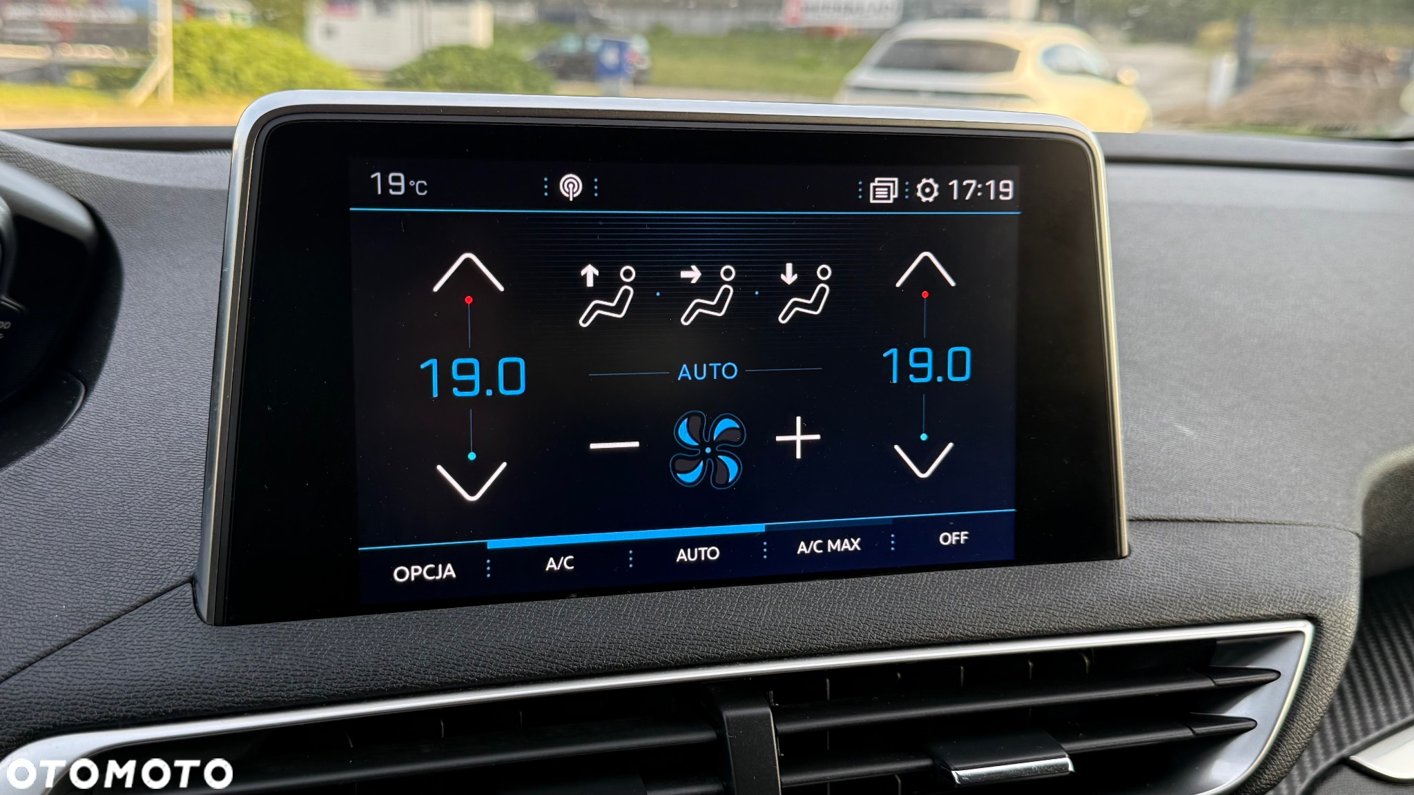 Peugeot 3008 1.6 BlueHDi Active S&S - 28