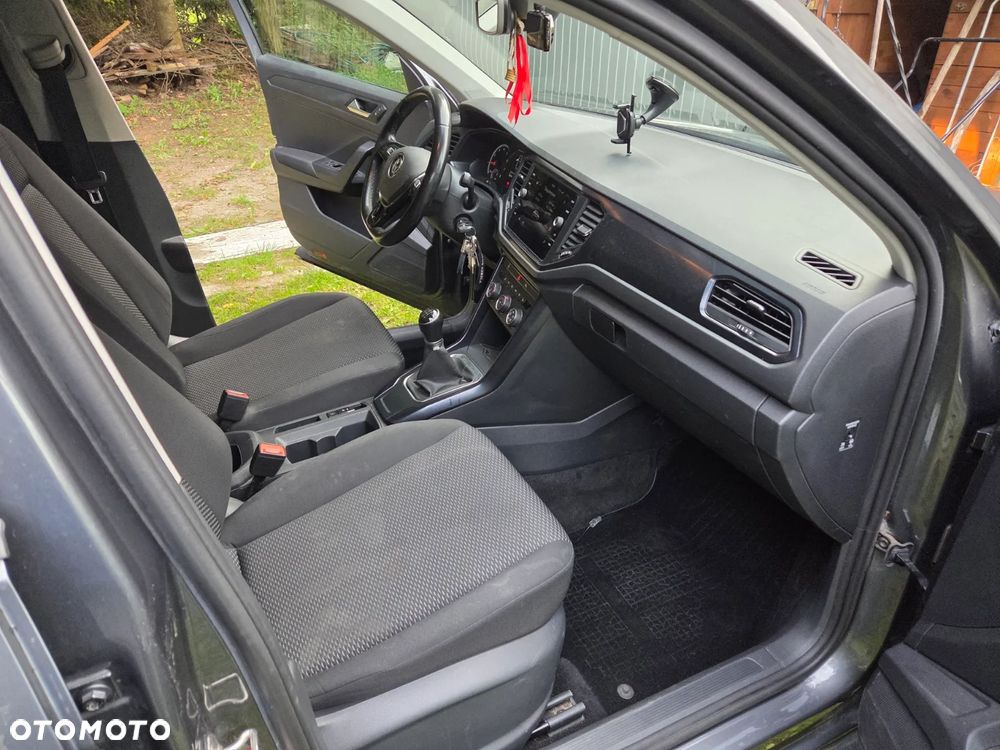 Volkswagen T-Roc - 18