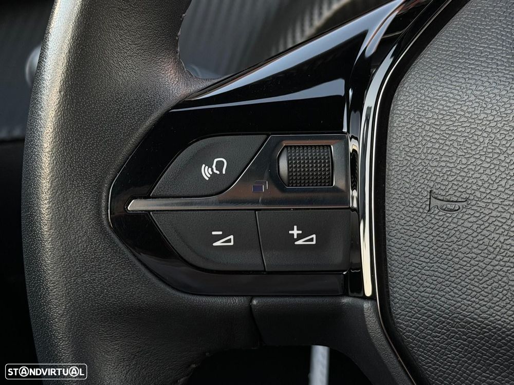 Peugeot 2008 PureTech 100 Style - 25