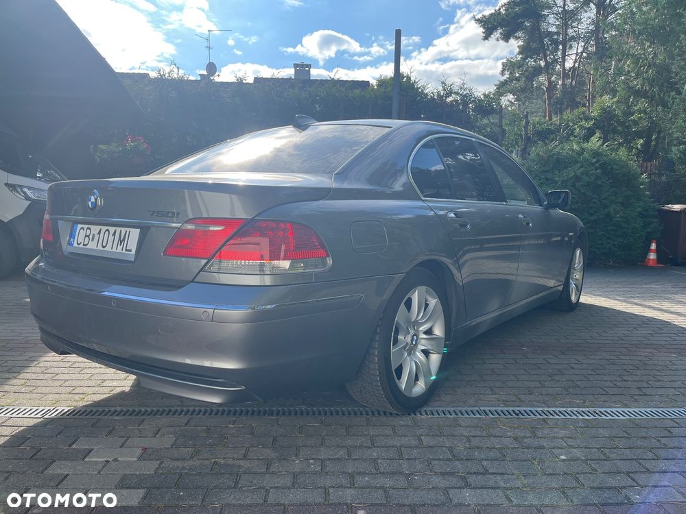 BMW Seria 7 750i - 3
