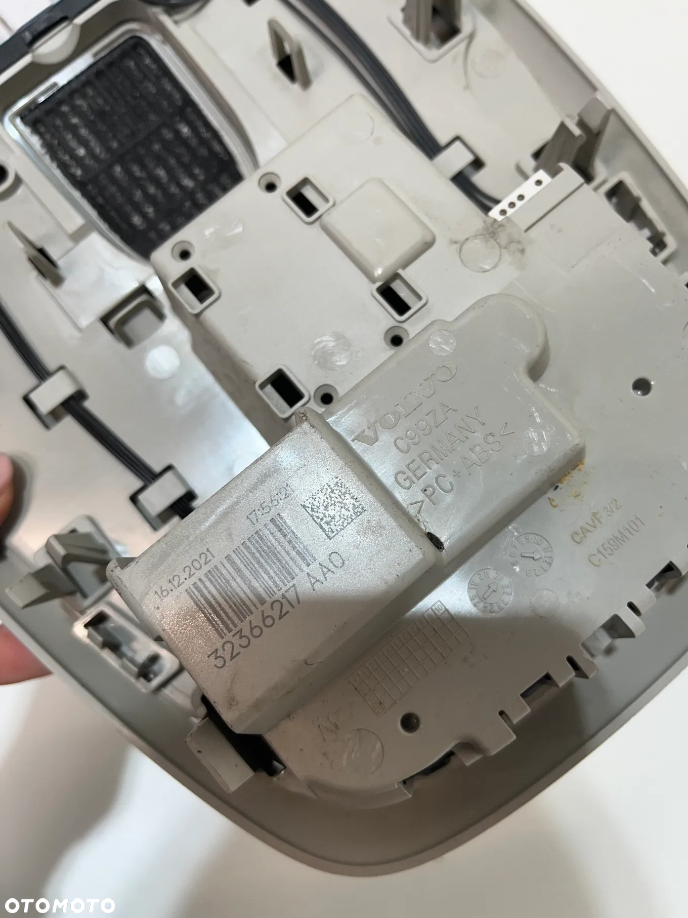 LAMPKA KABINY PANEL PODSUFITKI VOLVO XC40 32366217 - 3
