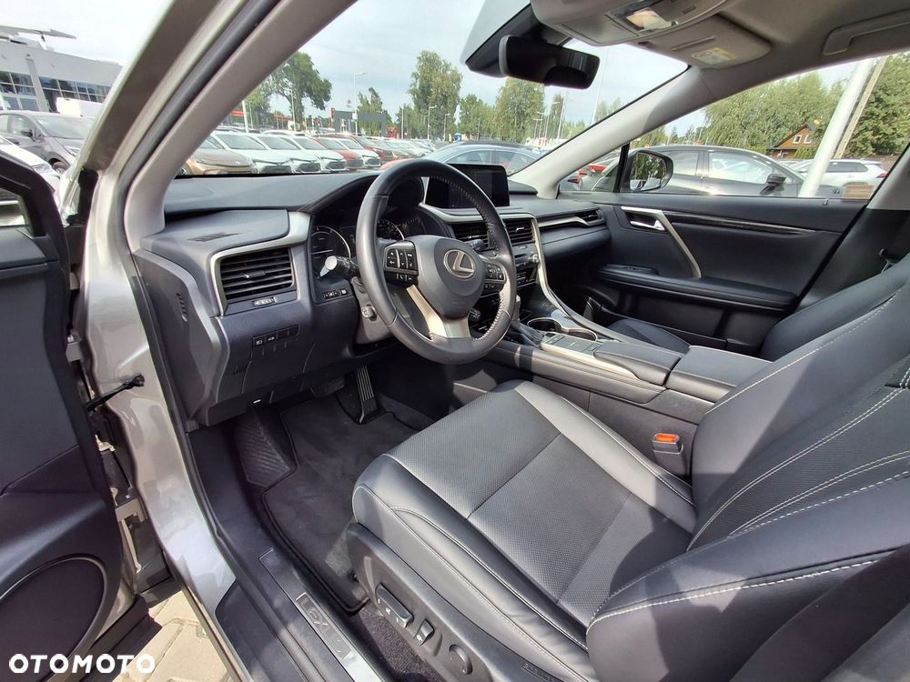 Lexus RX - 9