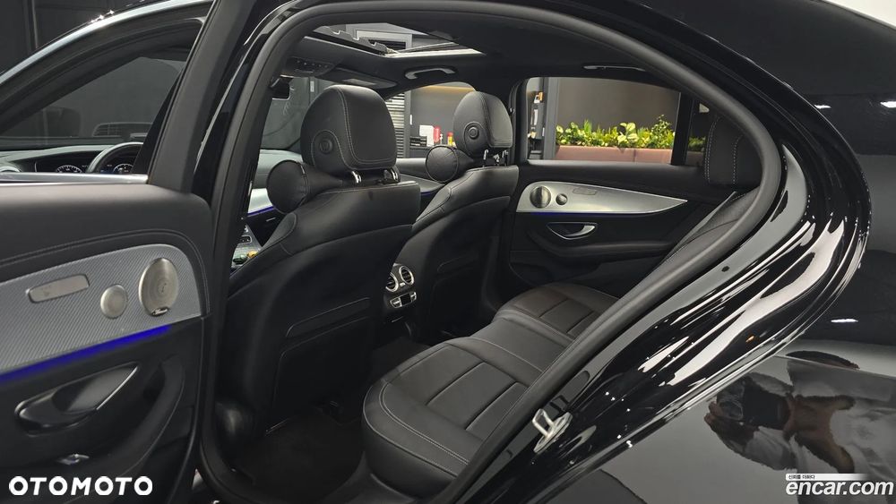 Mercedes-Benz Klasa E 200 4Matic 9G-TRONIC Avantgarde - 12