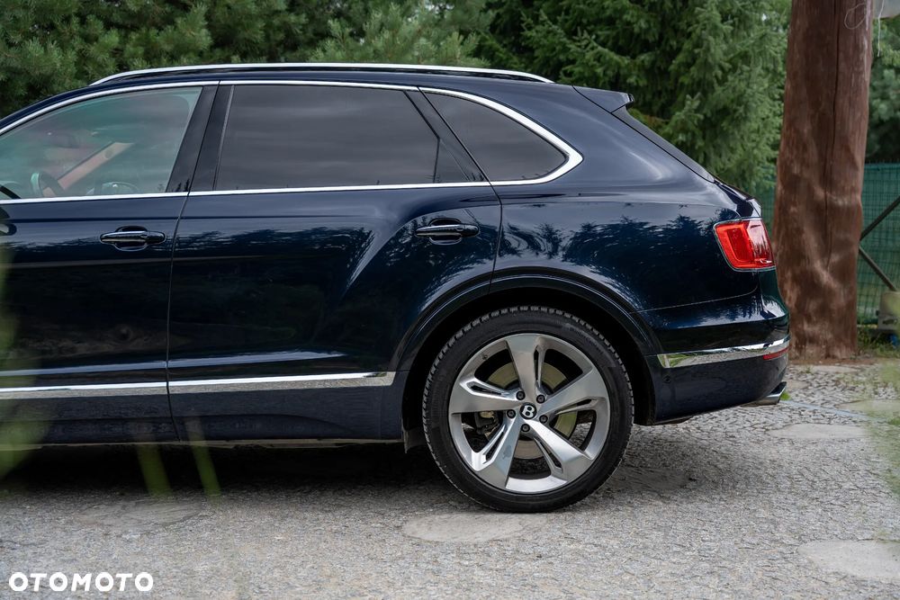 Bentley Bentayga W12 Mulliner - 10
