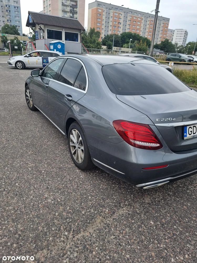 Mercedes-Benz Klasa E 220 d 4-Matic 9G-TRONIC - 6