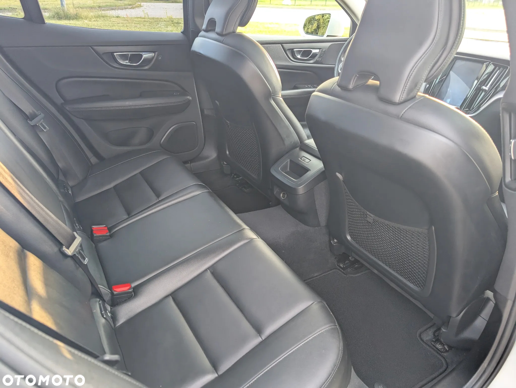 Volvo S60 T6 AWD Momentum Pro - 25