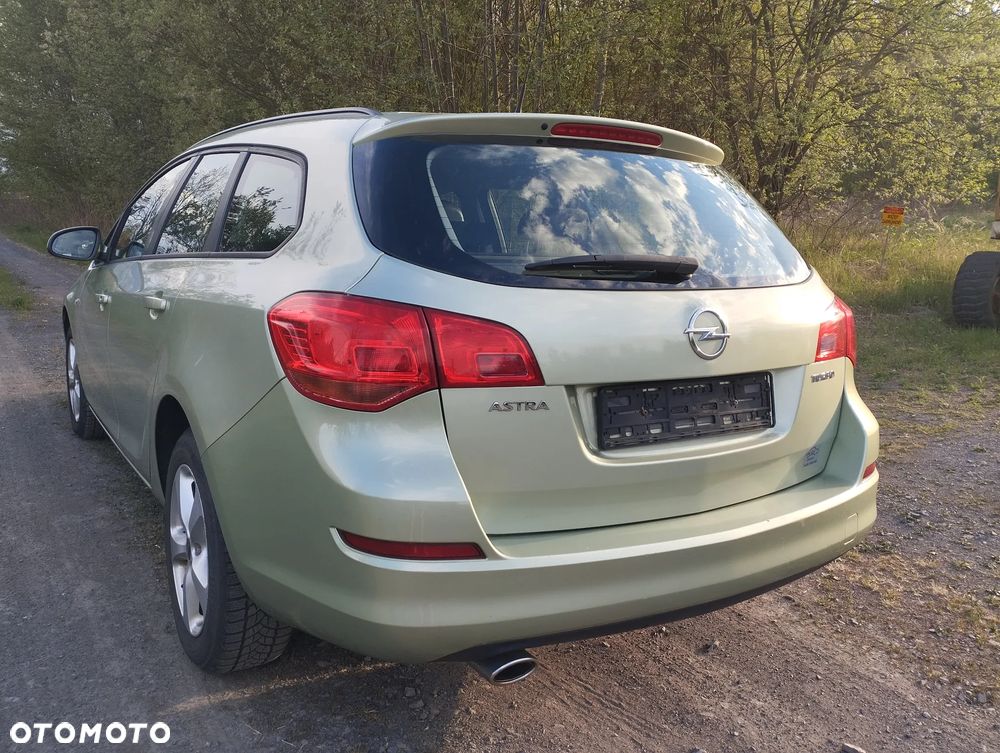 Opel Astra 1.4 Turbo - 2