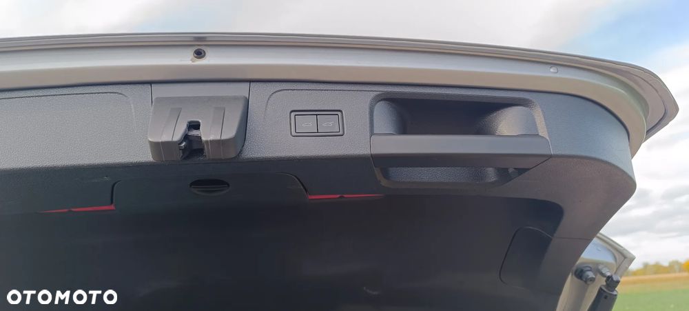 Volkswagen Passat 2.0 TDI SCR Style DSG - 25