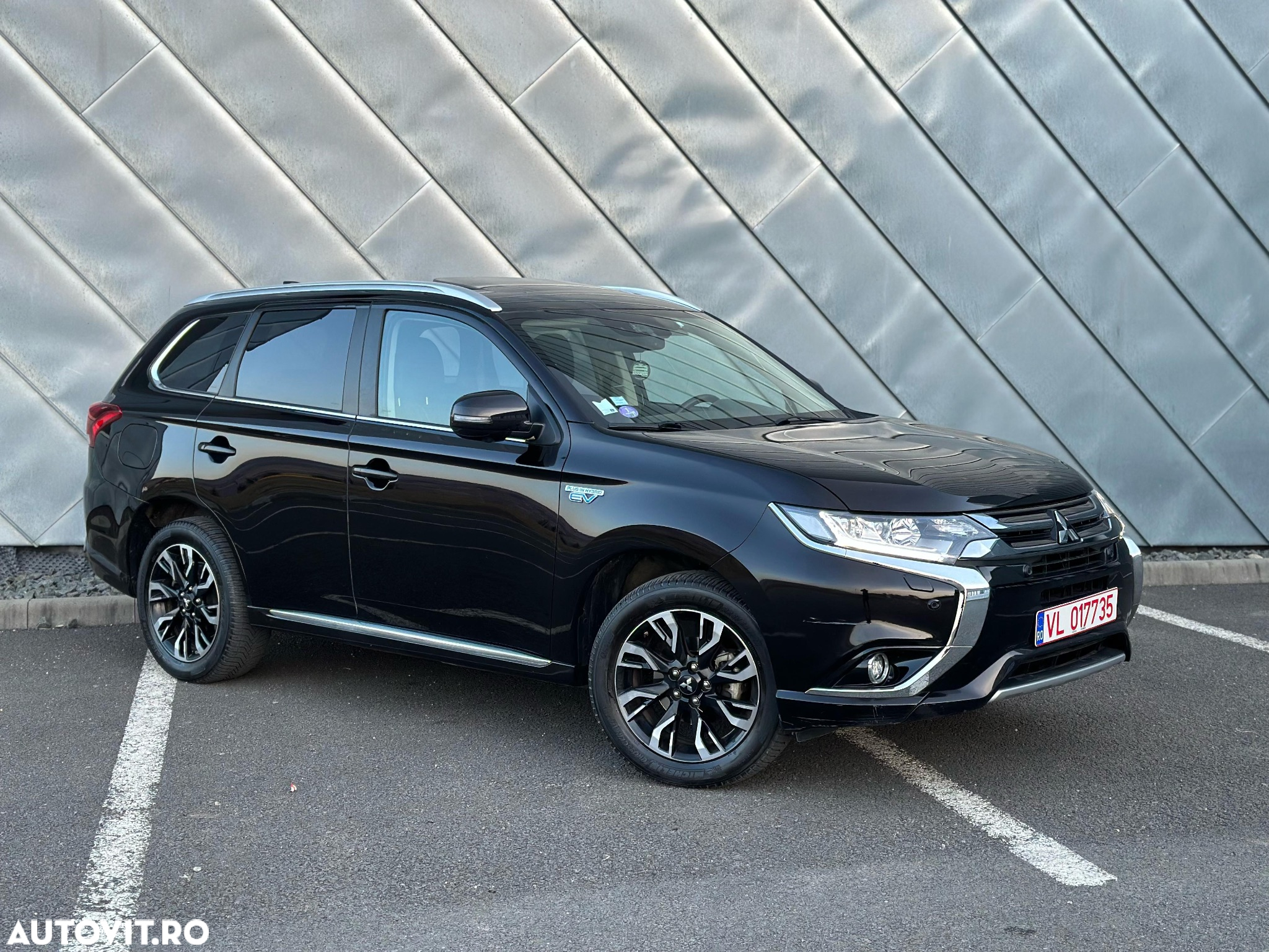 Mitsubishi Outlander 2.0 4WD Plug-In Hybrid Top - 3