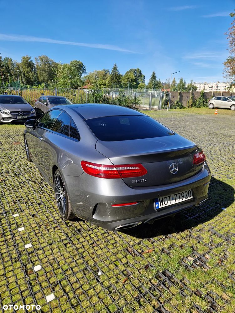 Mercedes-Benz Klasa E 200 Coupe 9G-TRONIC - 2