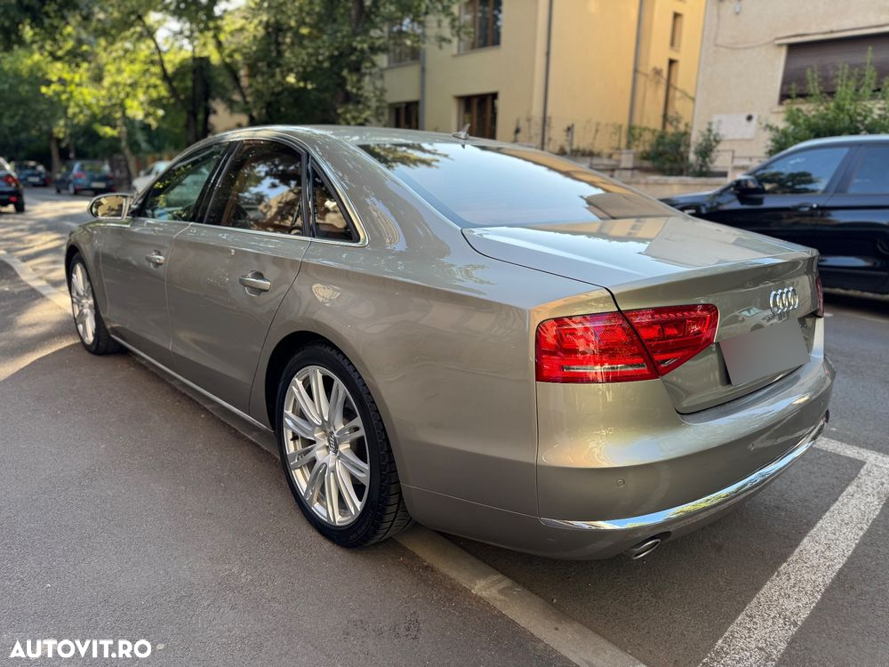 Audi A8 - 4