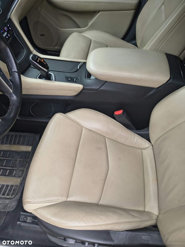 Cadillac XT5 - 16