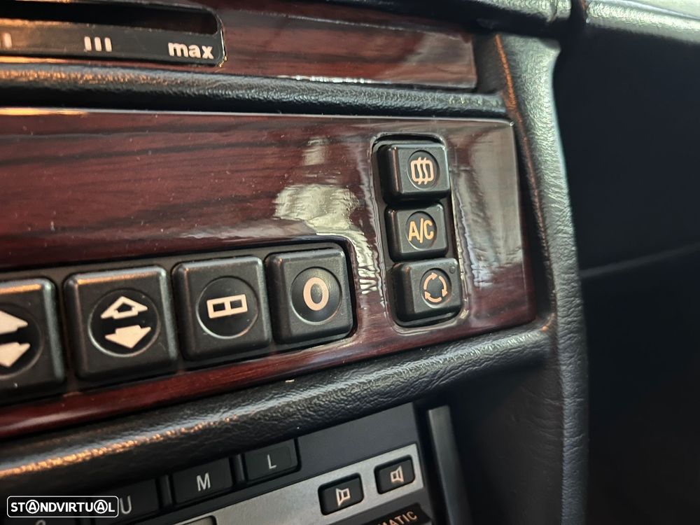 Mercedes-Benz 190 E 2.3 16V - 19