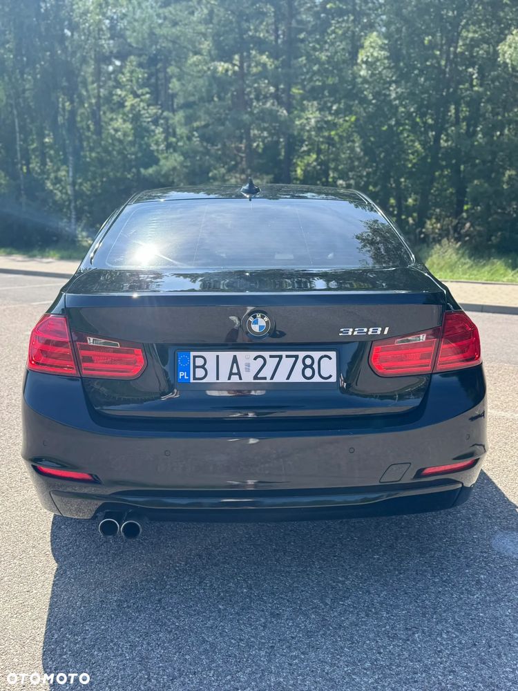 BMW Seria 3 328i - 8