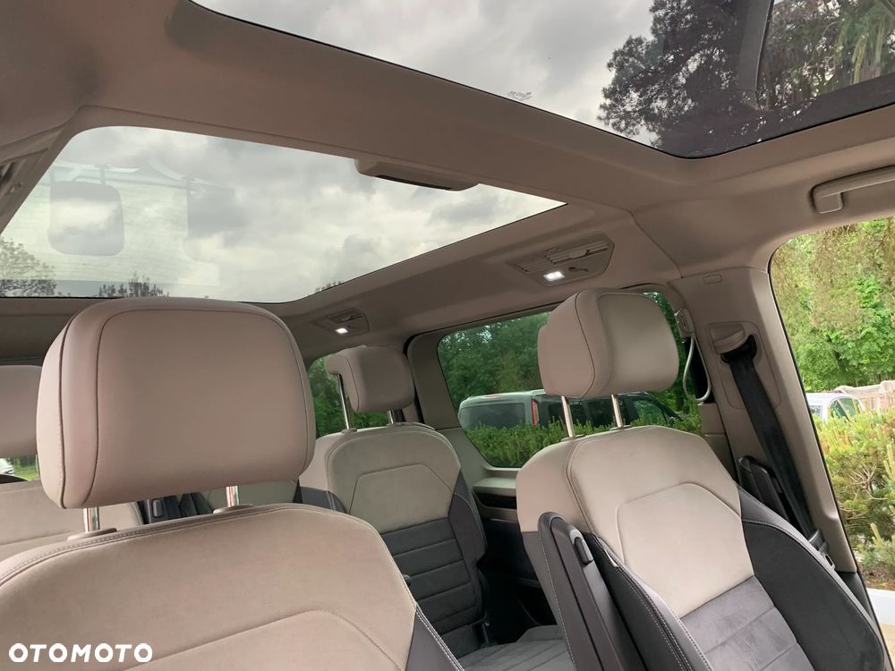 Volkswagen Multivan - 11