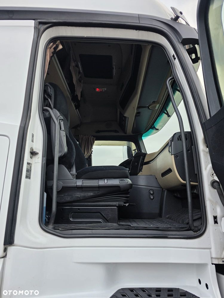 Mercedes-Benz Actros - 4