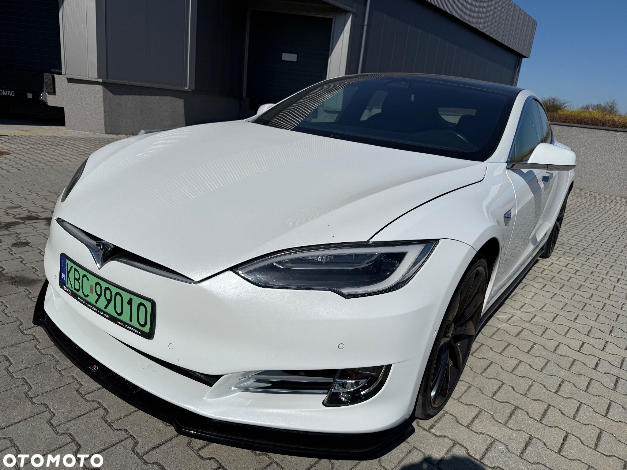 Tesla Model S - 1