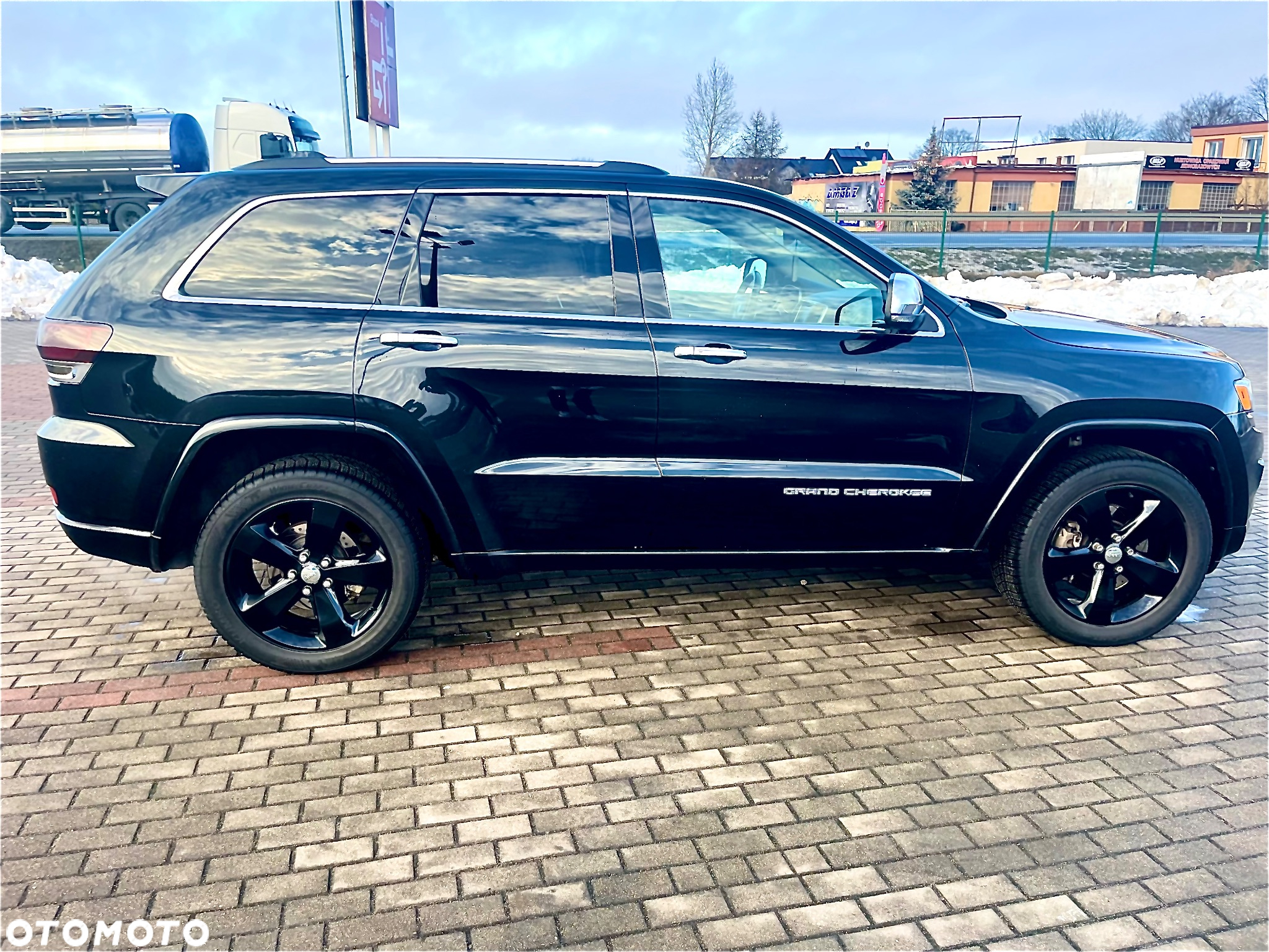 Jeep Grand Cherokee 5.7 V8 HEMI Overland - 14