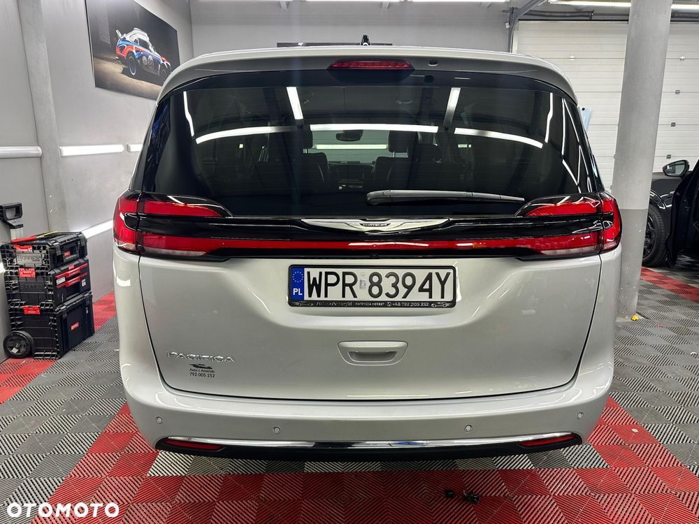 Chrysler Pacifica - 5